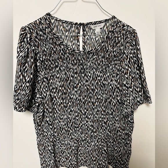 Nine West Tops - NINE WEST SHORT SLEEVE  SIZE XL BROWN/TAN/BLACK DESIGN AND ELASTIC WAIST BLOUSE